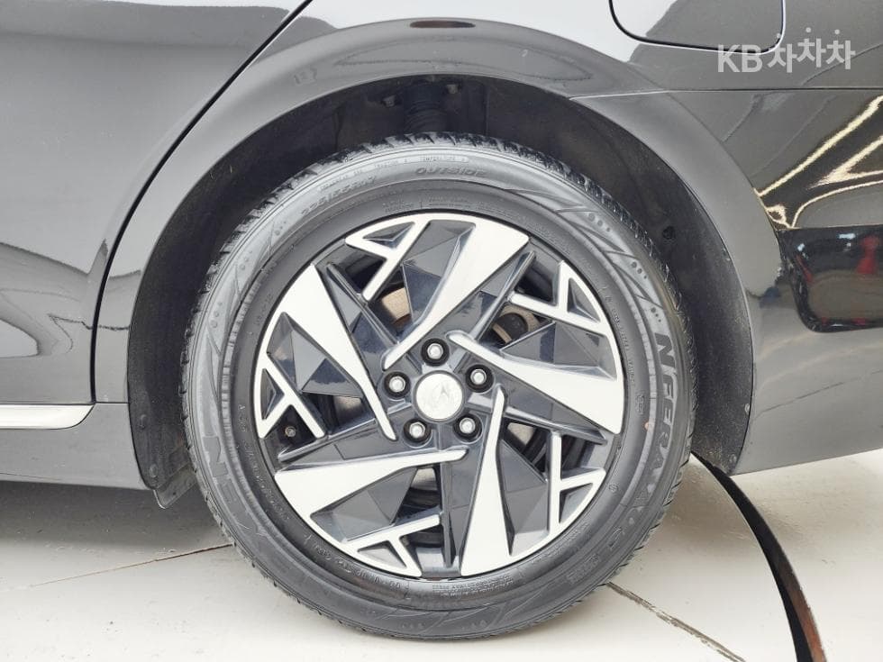 Hyundai The New (facelift) Grandeur (Azera) Hybrid2.4 Exclusive - 9