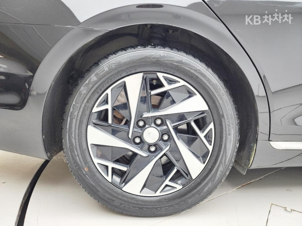 Hyundai The New (facelift) Grandeur (Azera) Hybrid2.4 Exclusive - 11