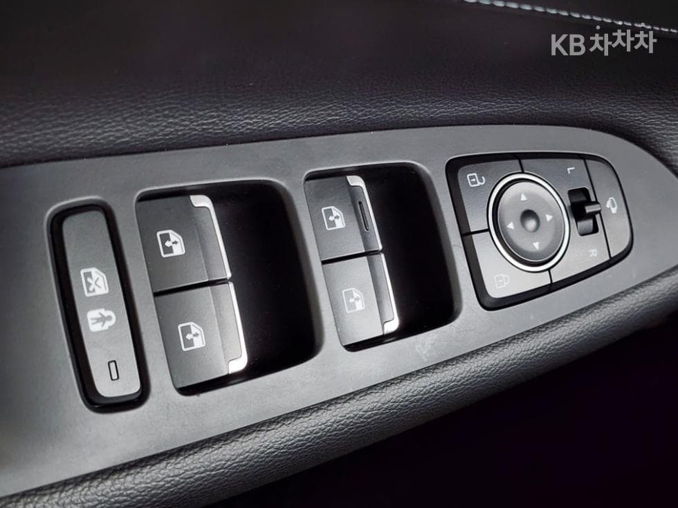 Hyundai The New (facelift) Grandeur (Azera) Hybrid2.4 Exclusive - 23