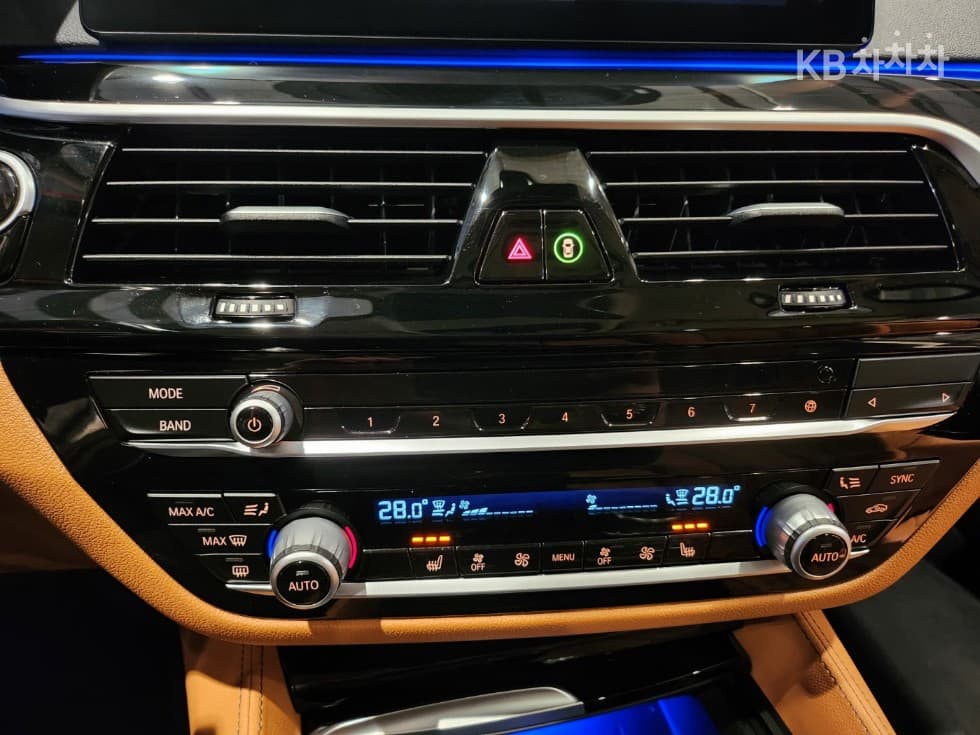 BMW 올Нов5 Серия (G30)520i Luxury - 18