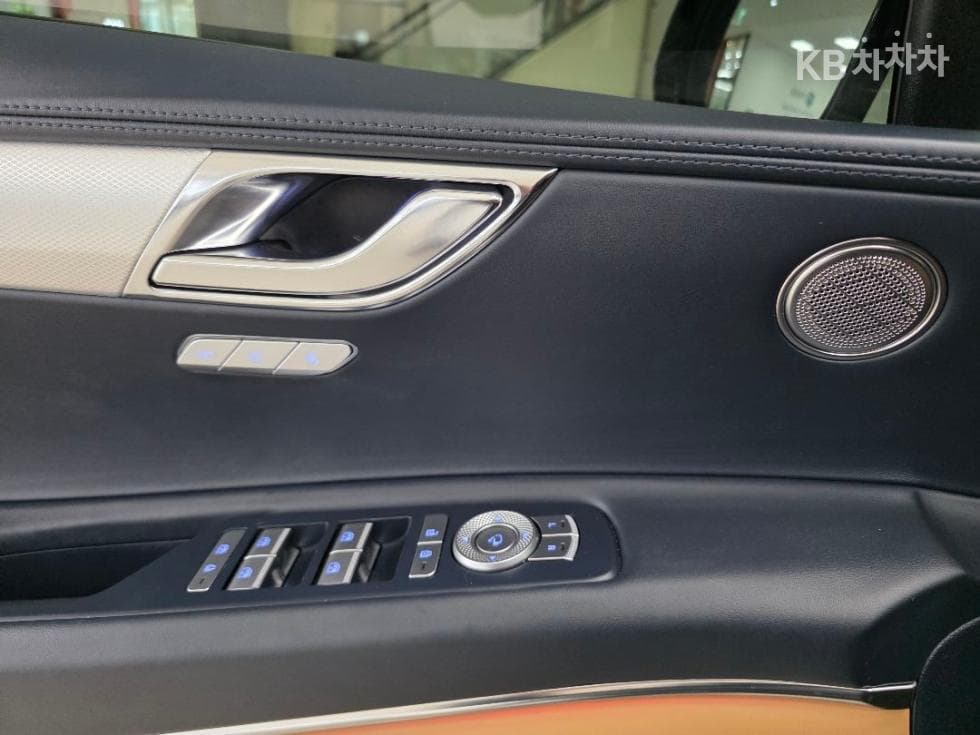 Genesis GV802.5 Turbo Gasoline AWD - 14