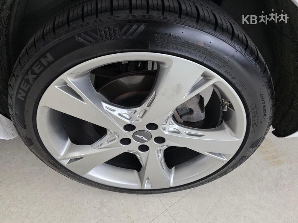 Genesis GV802.5 Turbo Gasoline AWD - 19