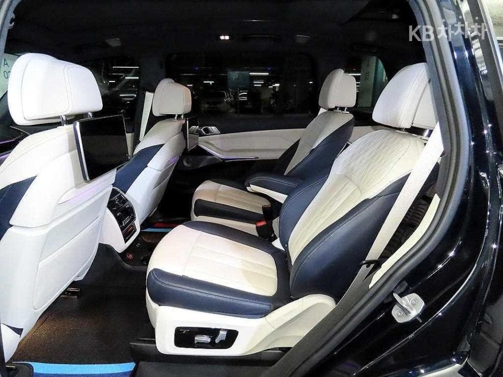 BMW X7(G07)M50i Standard - 7