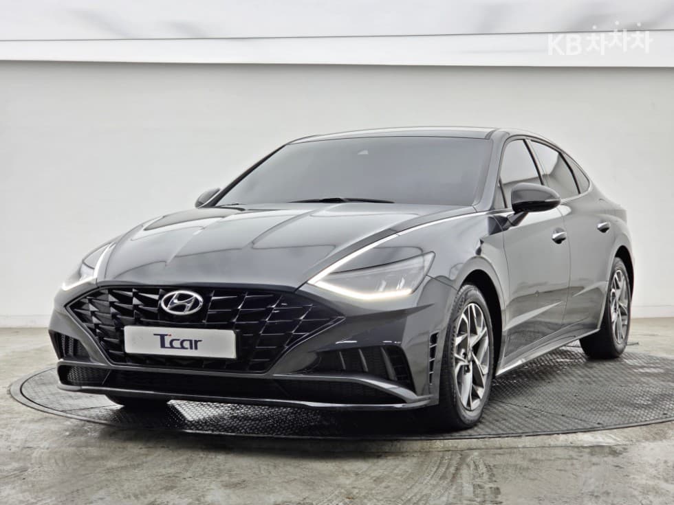 Hyundai Sonata (DN8) 2.0 Modern - Image 1