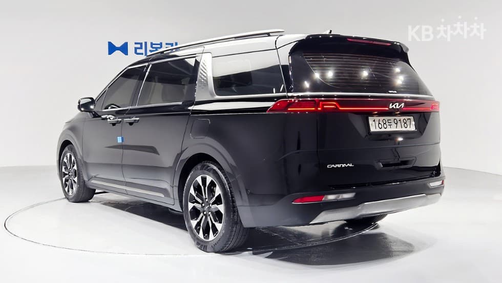 Киа Канивал 4-то поколениеG3.5 GDI 9-местен Signature - 6