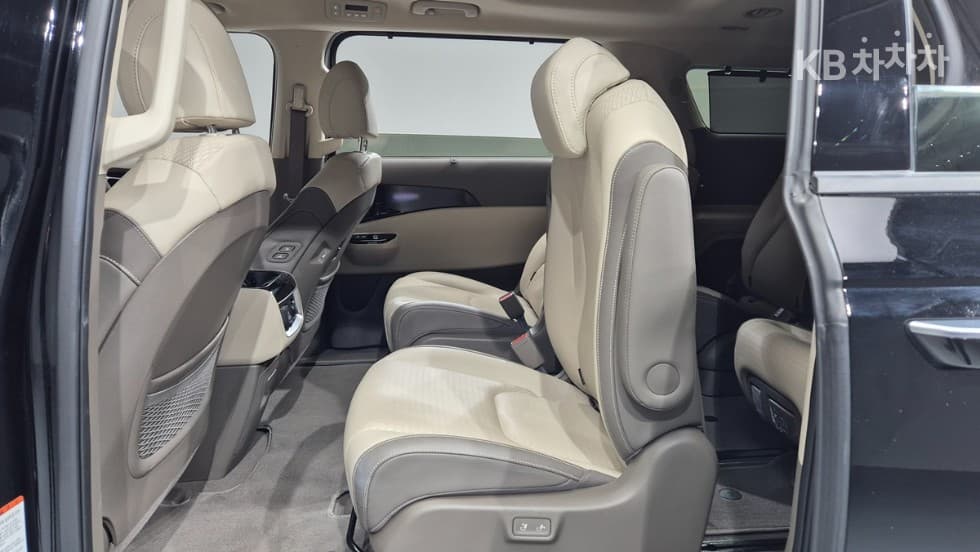 Киа Канивал 4-то поколениеG3.5 GDI 9-местен Signature - 8