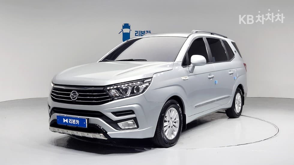 КейДжи Мобилити 코란도 투리스모 11-местен 2WD KX - Image 1