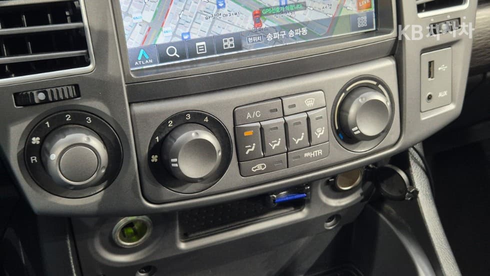 КейДжи Мобилити 코란도 투리스모11-местен 2WD KX - 18