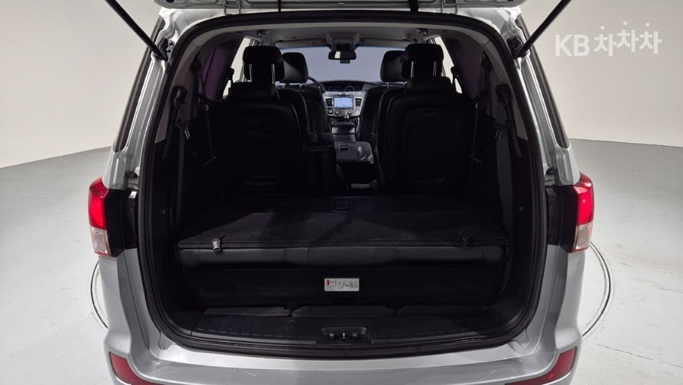 КейДжи Мобилити 코란도 투리스모11-местен 2WD KX - 25