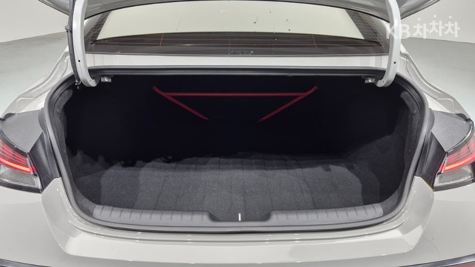 Хюндай The New (фейслифт) Avante (Elantra) N (CN7)2.0 T Стандартен - 25