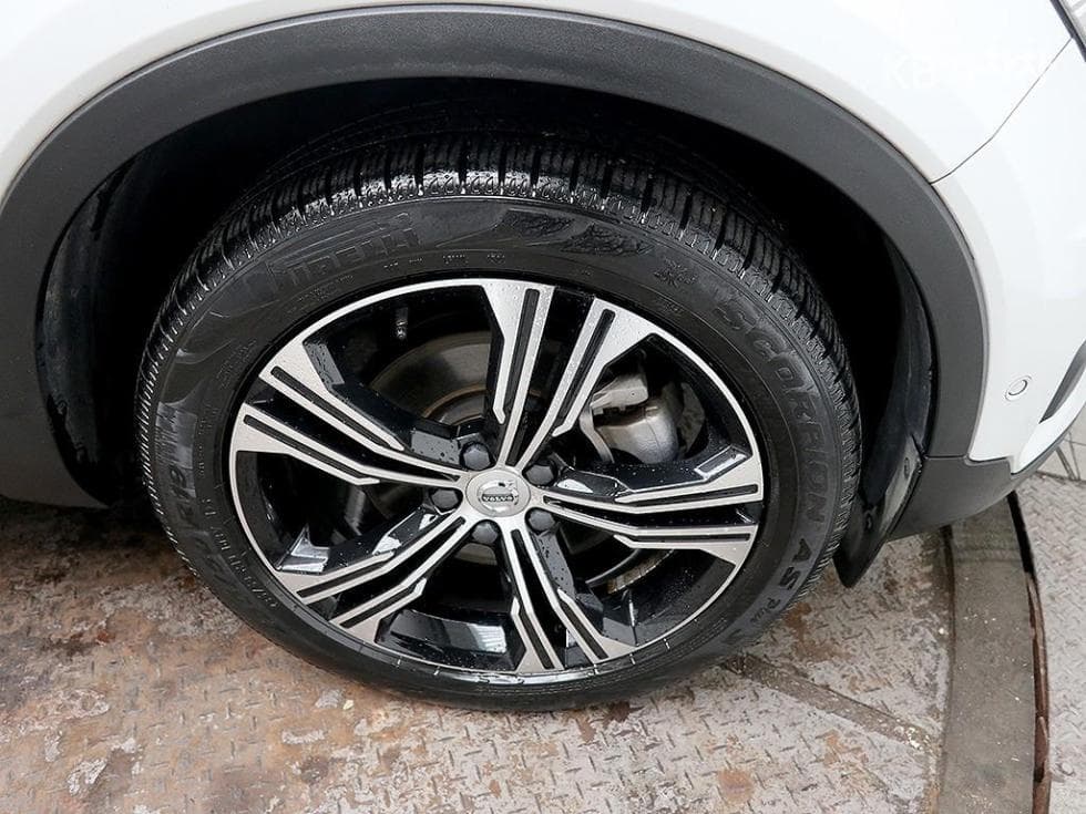 Volvo XC40B4 AWD Inscription - 8