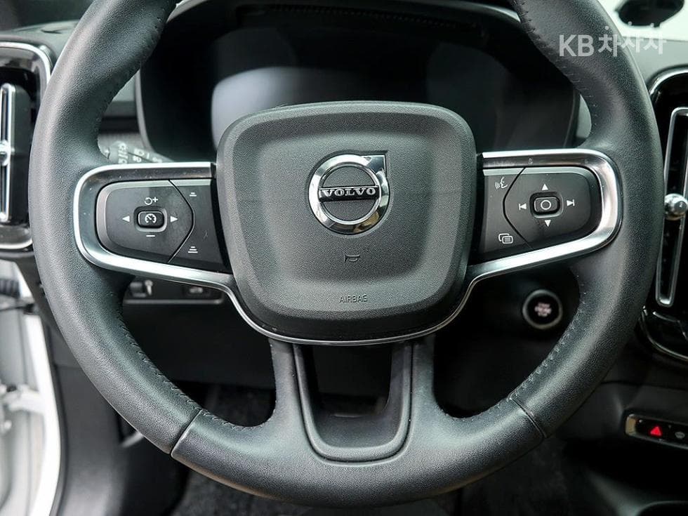 Volvo XC40B4 AWD Inscription - 14