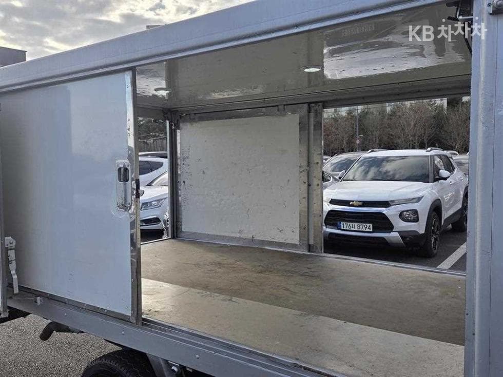 Киа Бонго 3 (лек)1 тон Box Truck Удължено междуосие 저상형 Королевска кабина Deluxe - 6