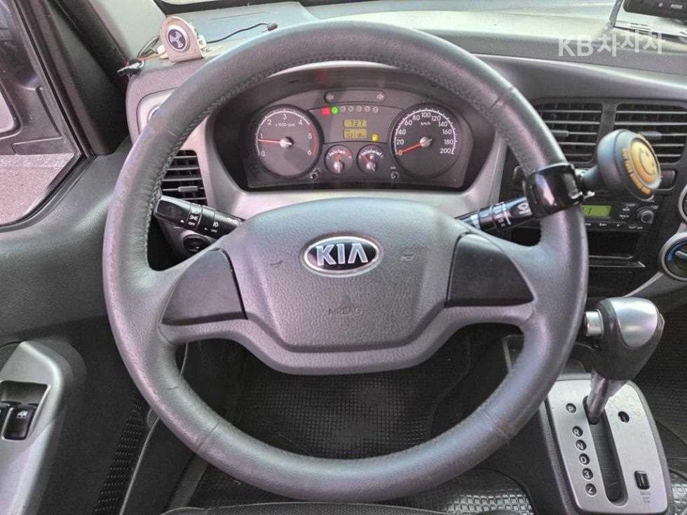 Киа Бонго 3 (лек)1 тон Box Truck Удължено междуосие 저상형 Королевска кабина Deluxe - 14