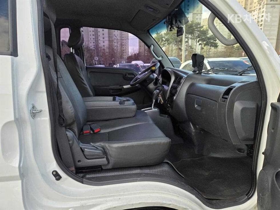 Киа Бонго 3 (лек)1 тон Box Truck Удължено междуосие 저상형 Королевска кабина Deluxe - 18