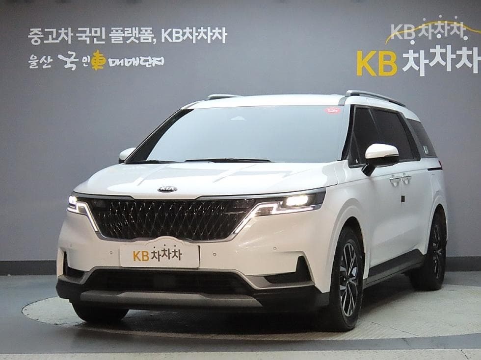 Kia Carnival 4th generation D2.2 9-seater Prestige - Image 1