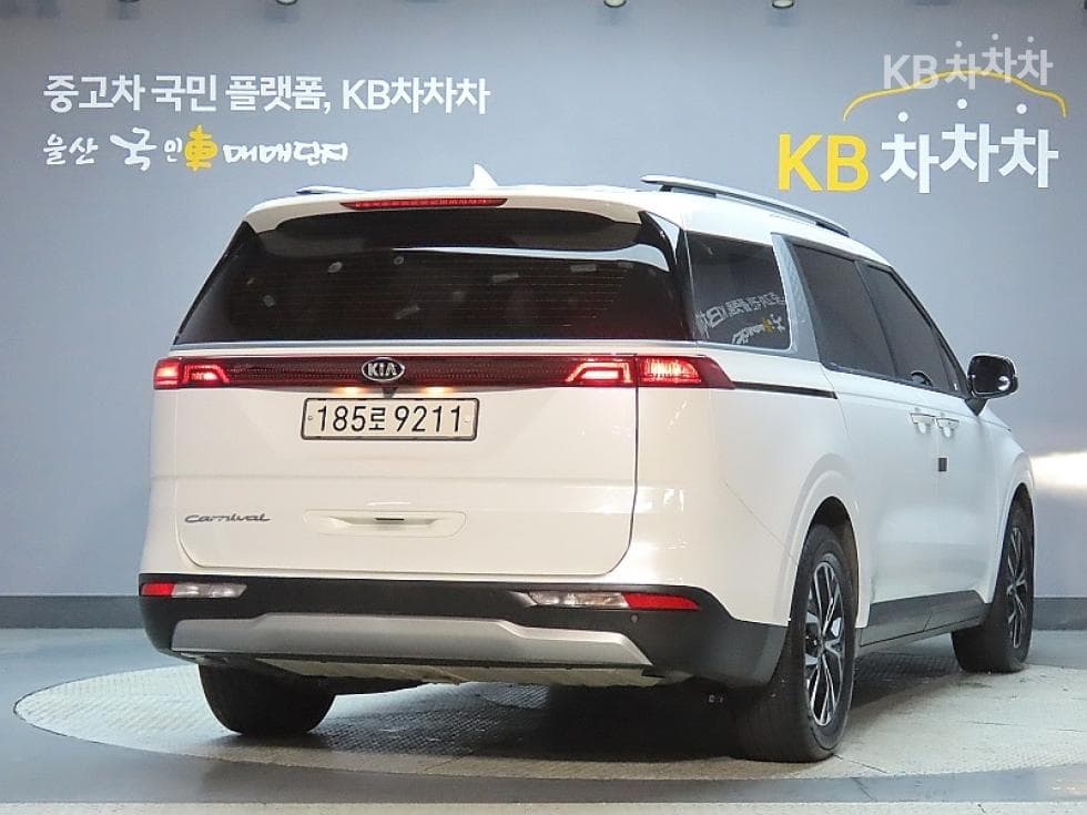Kia Carnival 4th generationD2.2 9-seater Prestige - 2