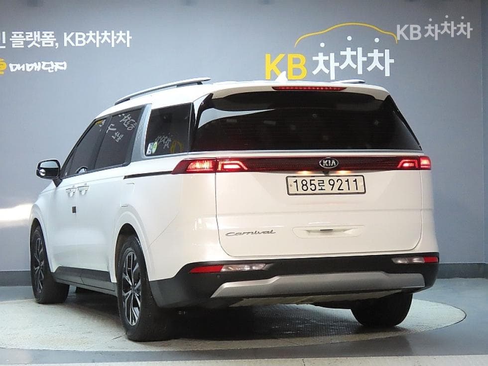 Kia Carnival 4th generationD2.2 9-seater Prestige - 4