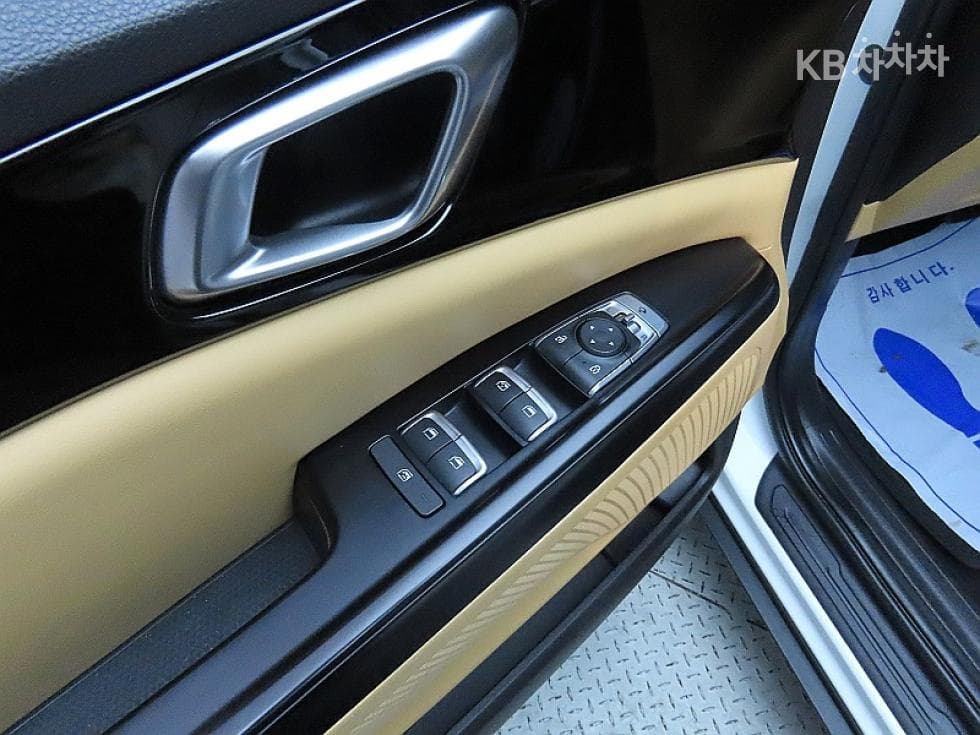 Kia Carnival 4th generationD2.2 9-seater Prestige - 14