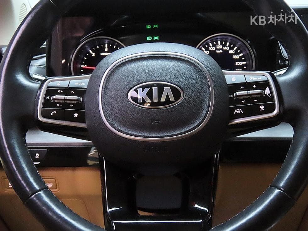 Kia Carnival 4th generationD2.2 9-seater Prestige - 18