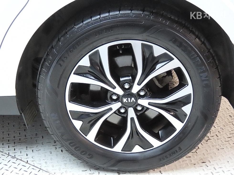 Kia Carnival 4th generationD2.2 9-seater Prestige - 20