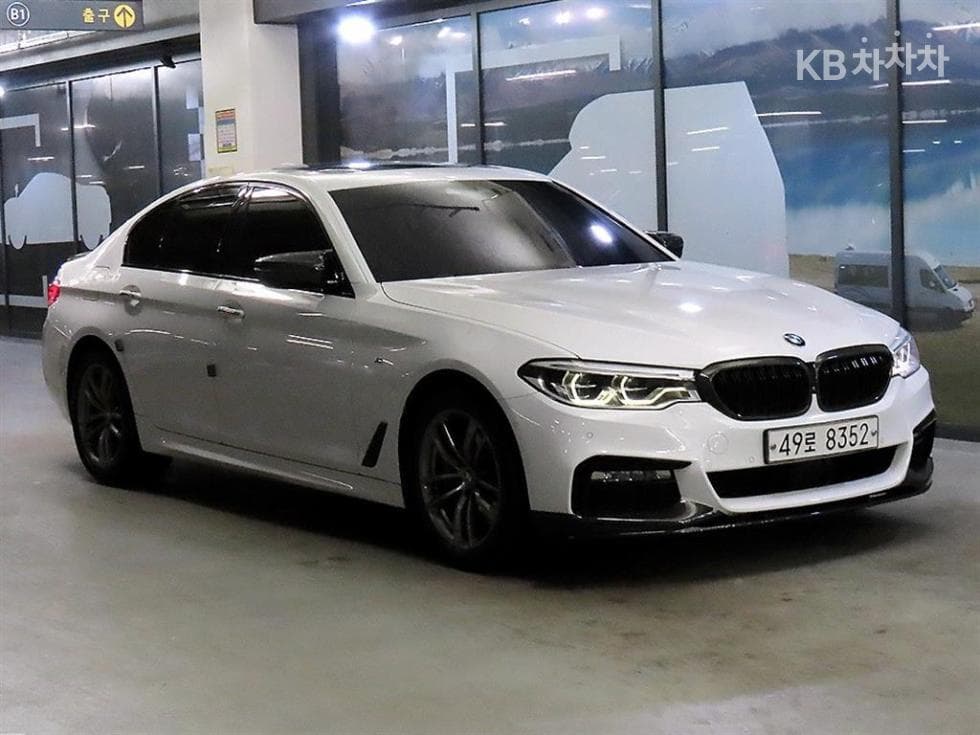 BMW 올New5 Series (G30) 530i M Sport Plus - Image 1