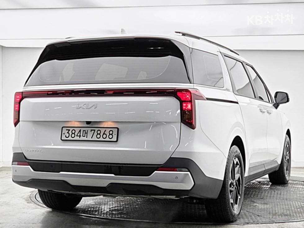 Киа The New (фейслифт) Канивал 4-то поколениеD2.2 9-местен Престиж - 2