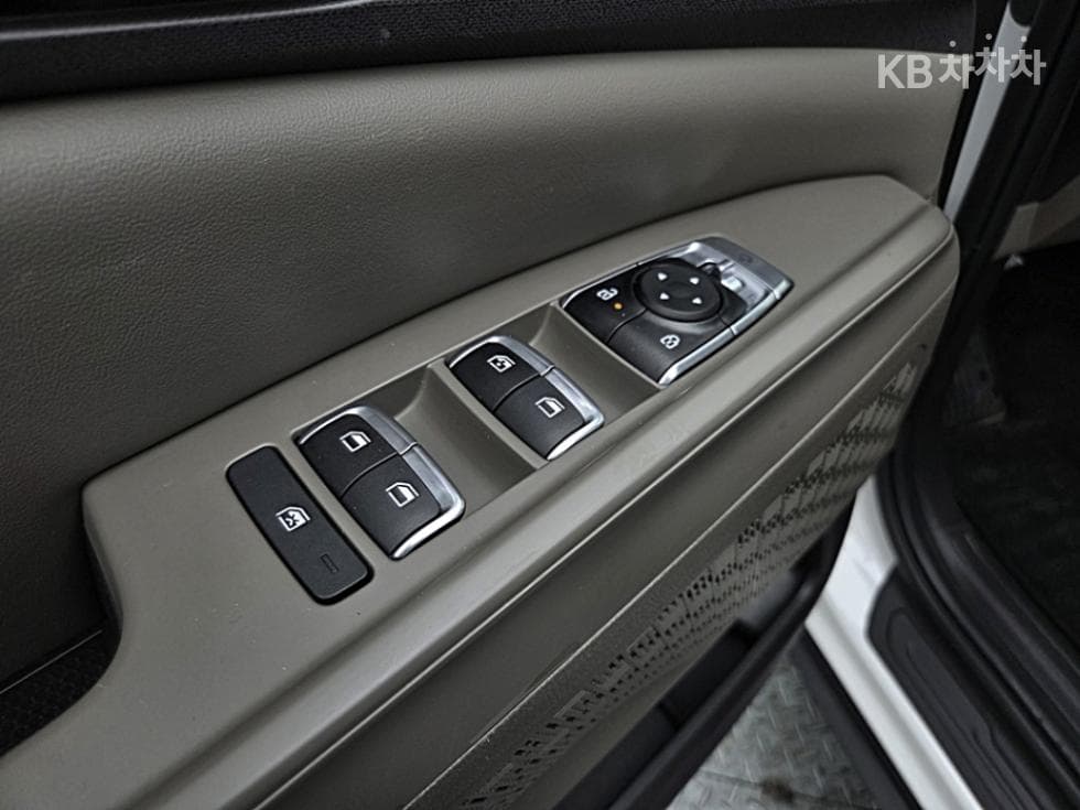 Киа The New (фейслифт) Канивал 4-то поколениеD2.2 9-местен Престиж - 15