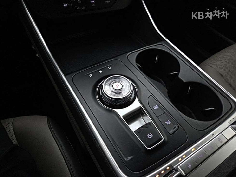 Киа The New (фейслифт) Канивал 4-то поколениеD2.2 9-местен Престиж - 20