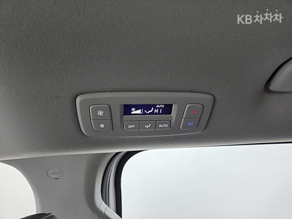 Киа The New (фейслифт) Канивал 4-то поколениеD2.2 9-местен Престиж - 22