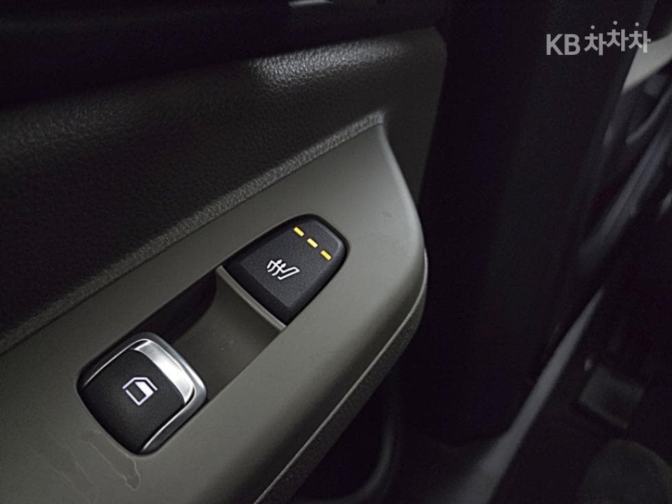 Киа The New (фейслифт) Канивал 4-то поколениеD2.2 9-местен Престиж - 23