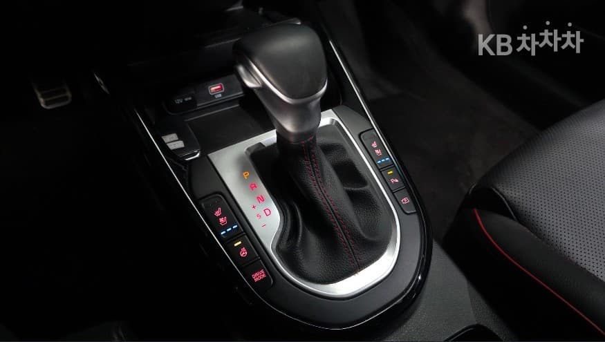 Киа The New (фейслифт) K3 GT(BD)1.6 Турбо Бензин Директ Инжекция 5-врати Signature - 9