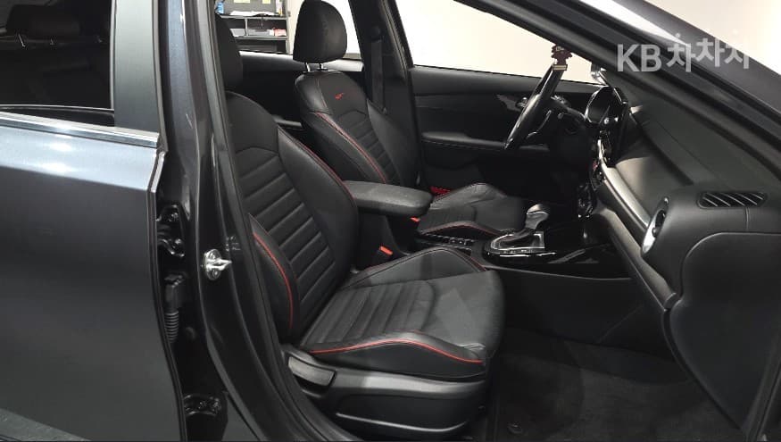 Киа The New (фейслифт) K3 GT(BD)1.6 Турбо Бензин Директ Инжекция 5-врати Signature - 10