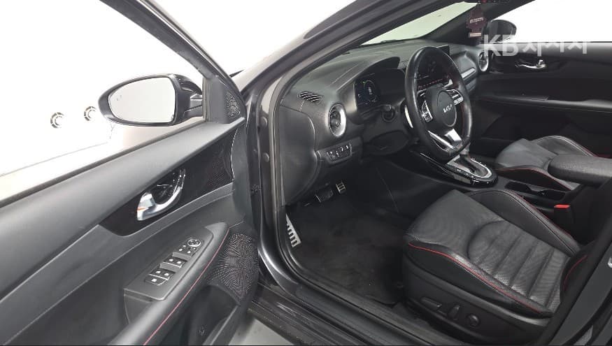 Киа The New (фейслифт) K3 GT(BD)1.6 Турбо Бензин Директ Инжекция 5-врати Signature - 12