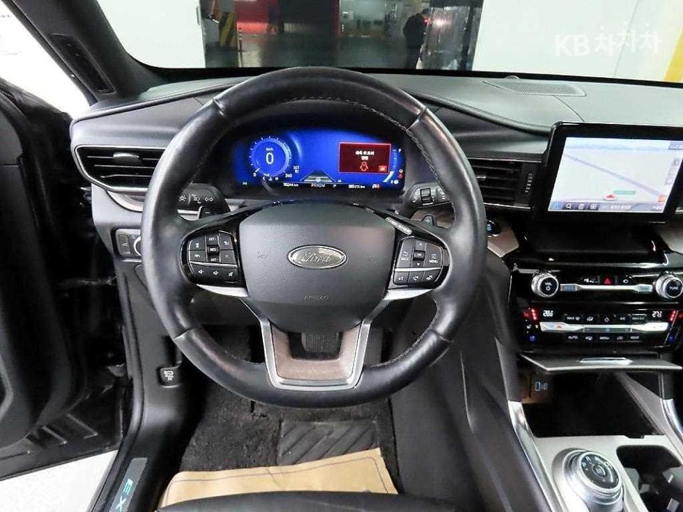 Форд Експлорер(6세대)Бензин Турбо 3.0 AWD Platinum - 9