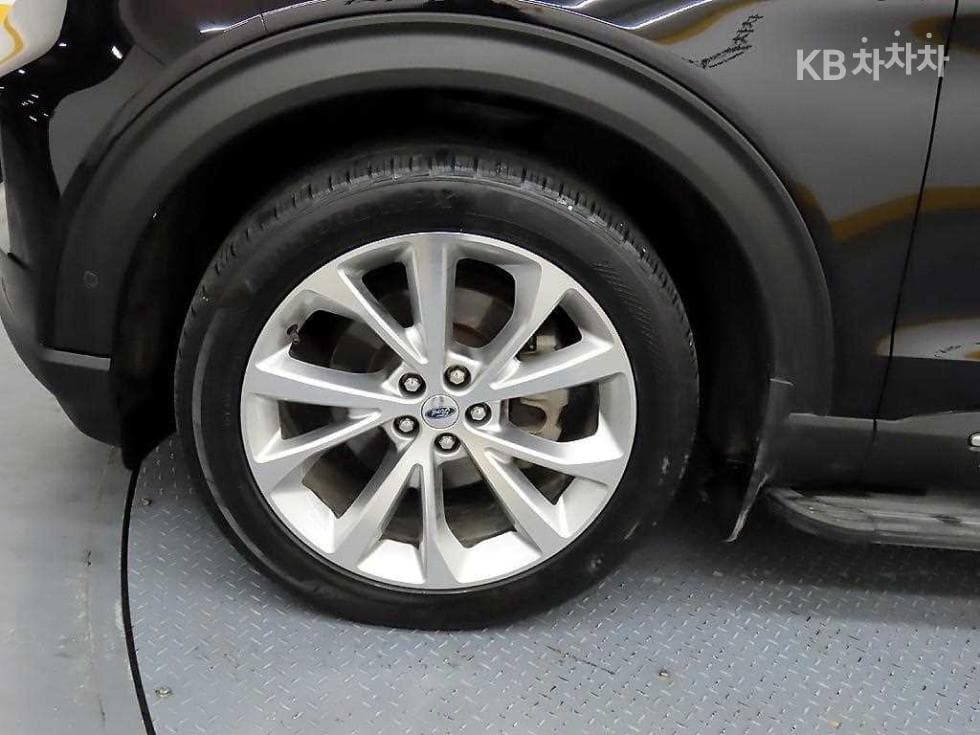 Форд Експлорер(6세대)Бензин Турбо 3.0 AWD Platinum - 20