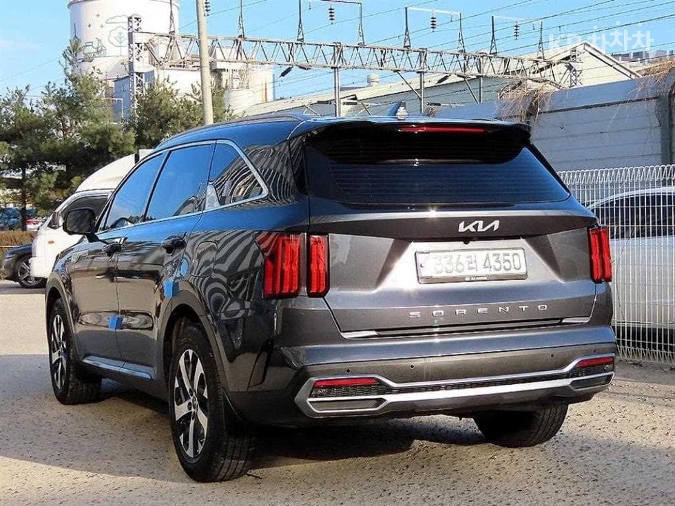 Киа Sorento 4-то поколение2.2 Дизел 2WD Signature - 3