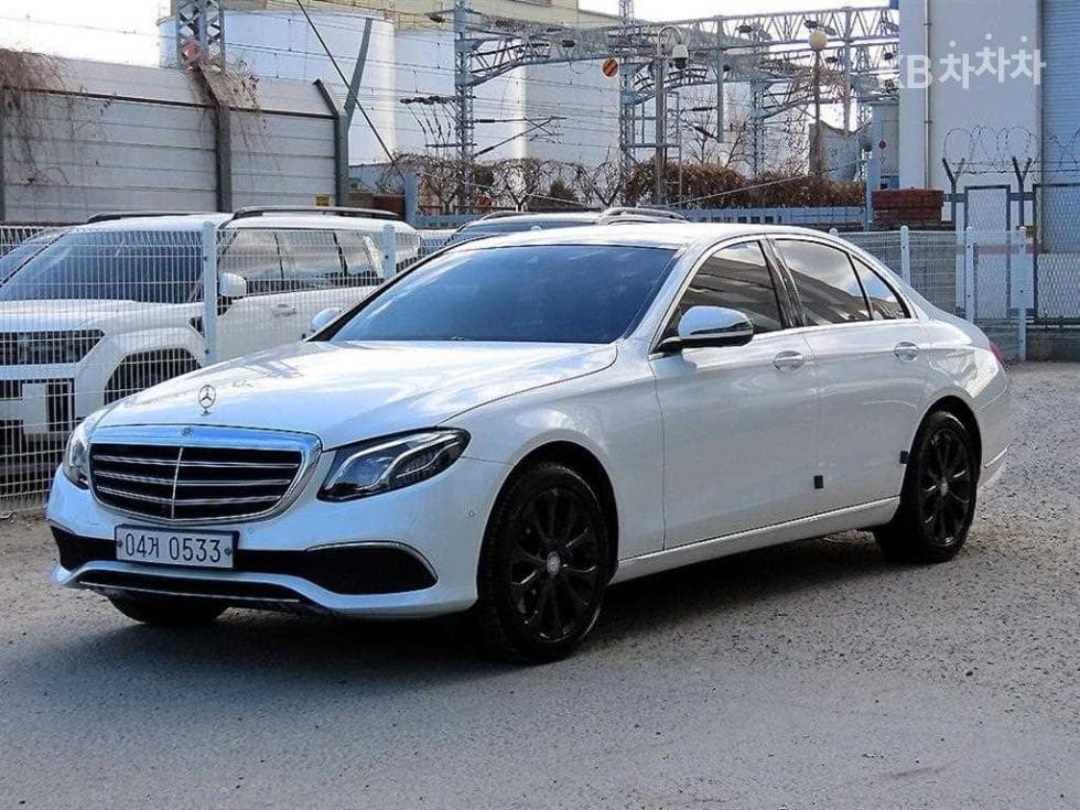 Mercedes-Benz E-Клас (W213) E300 Exclusive - Image 1