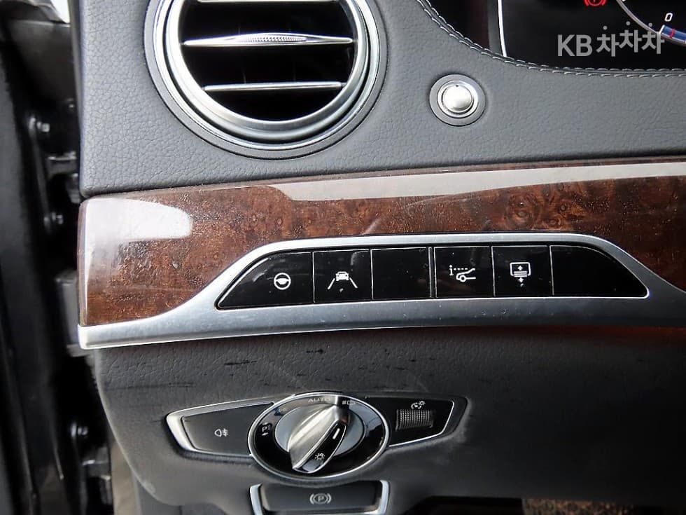 Mercedes-Benz Нов S-КласS560L 4MATIC - 12