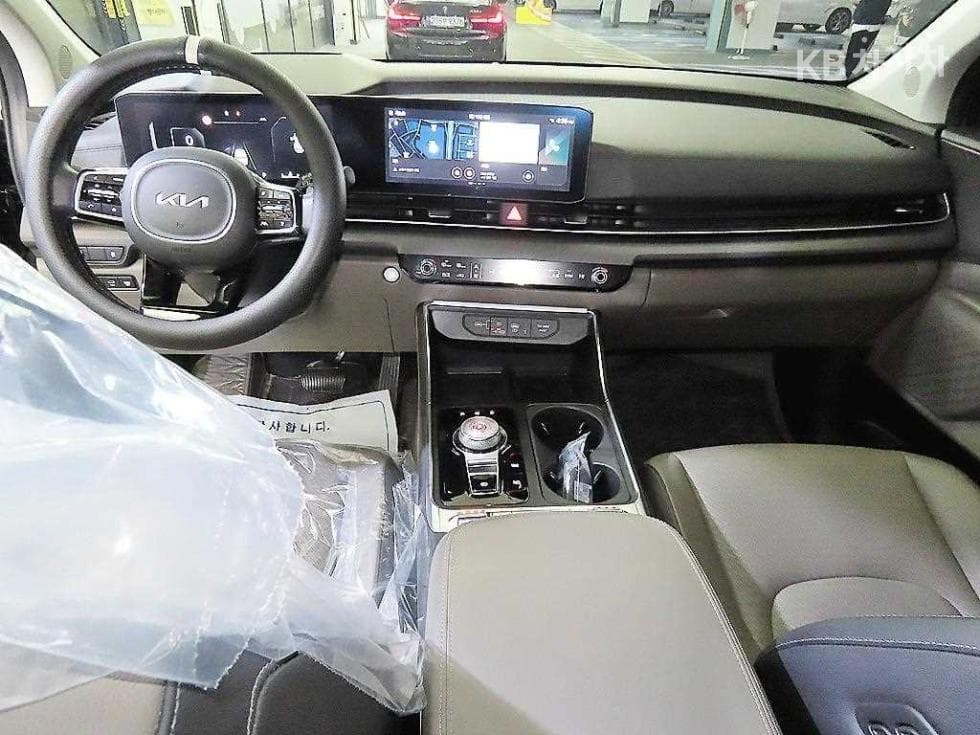 Kia The New (facelift) Carnival 4th generationD2.2 9-seater Noblesse - 10