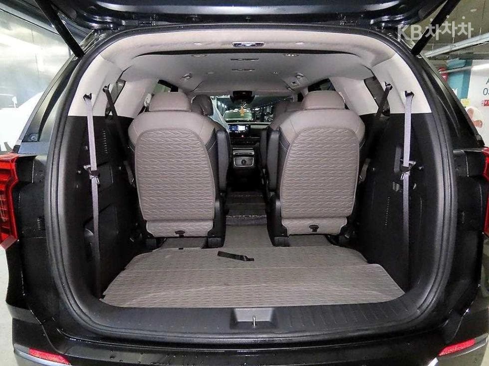 Kia The New (facelift) Carnival 4th generationD2.2 9-seater Noblesse - 16