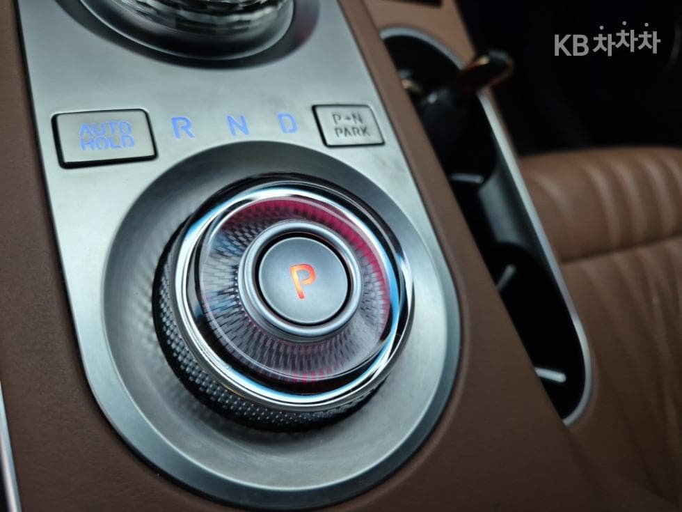 Дженезис GV70Бензин 2.5T AWD - 8