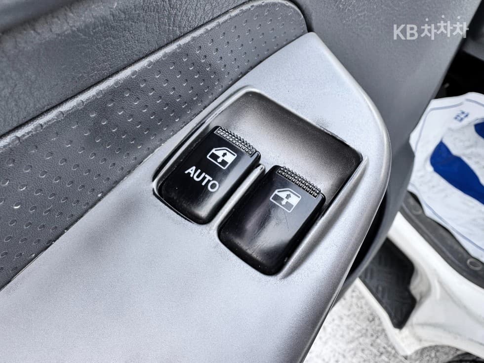 Киа Бонго 3 (лек)1 тон Удължено междуосие Двойна Кабина CRDi DLX DLX - 15