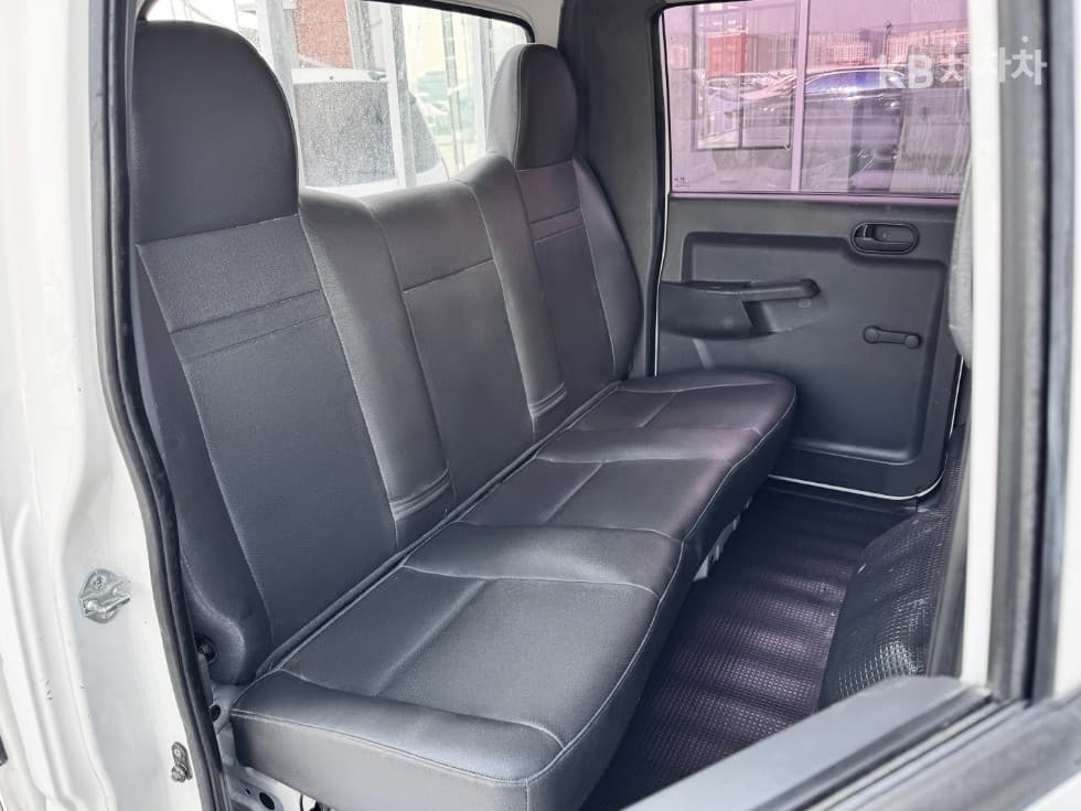 Киа Бонго 3 (лек)1 тон Удължено междуосие Двойна Кабина CRDi DLX DLX - 8