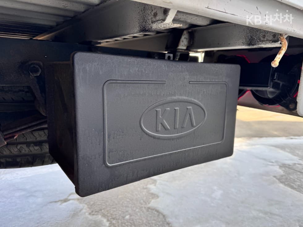 Киа Бонго 3 (лек)1 тон Удължено междуосие Двойна Кабина CRDi DLX DLX - 17