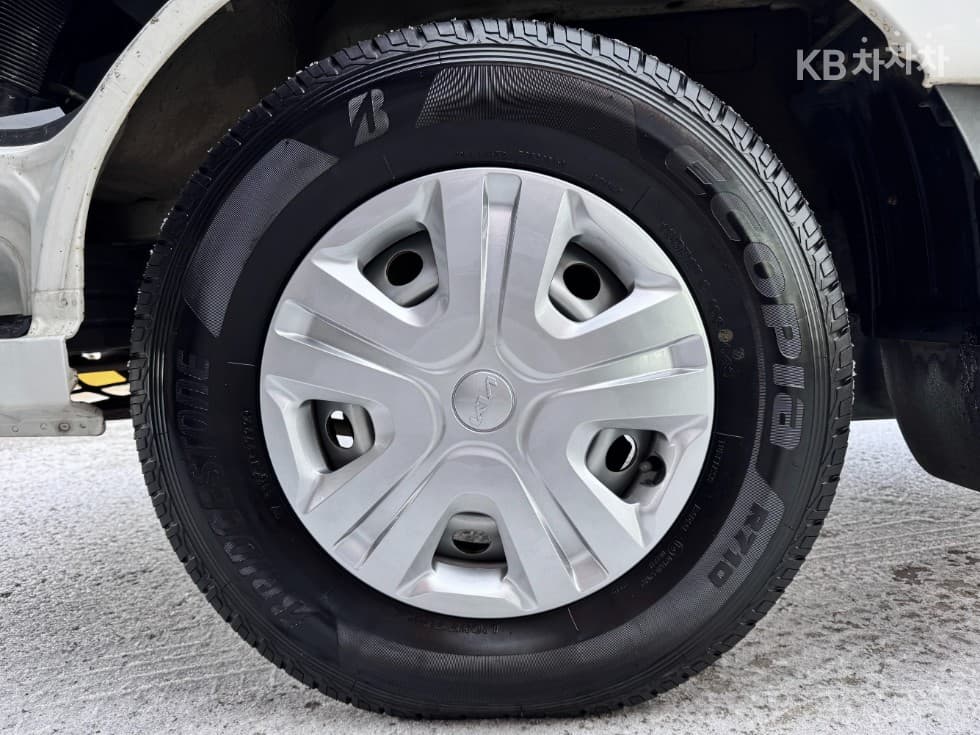 Киа Бонго 3 (лек)1 тон Удължено междуосие Двойна Кабина CRDi DLX DLX - 18