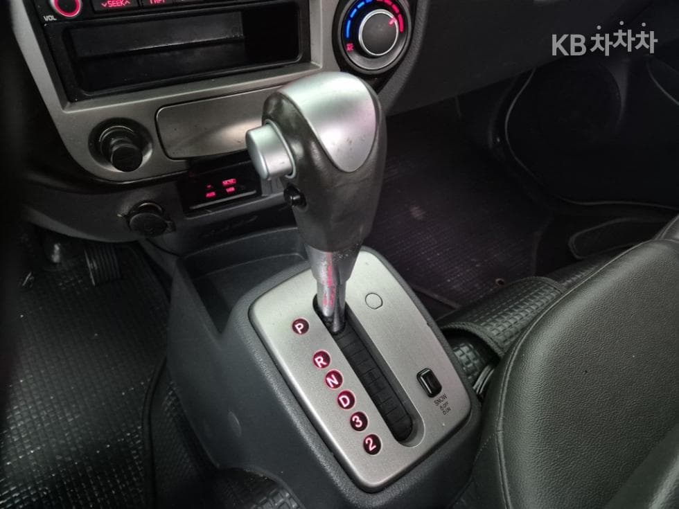 Киа Бонго 3 (лек)1 тон Удължено междуосие Королевска кабина CRDi Лукс - 7