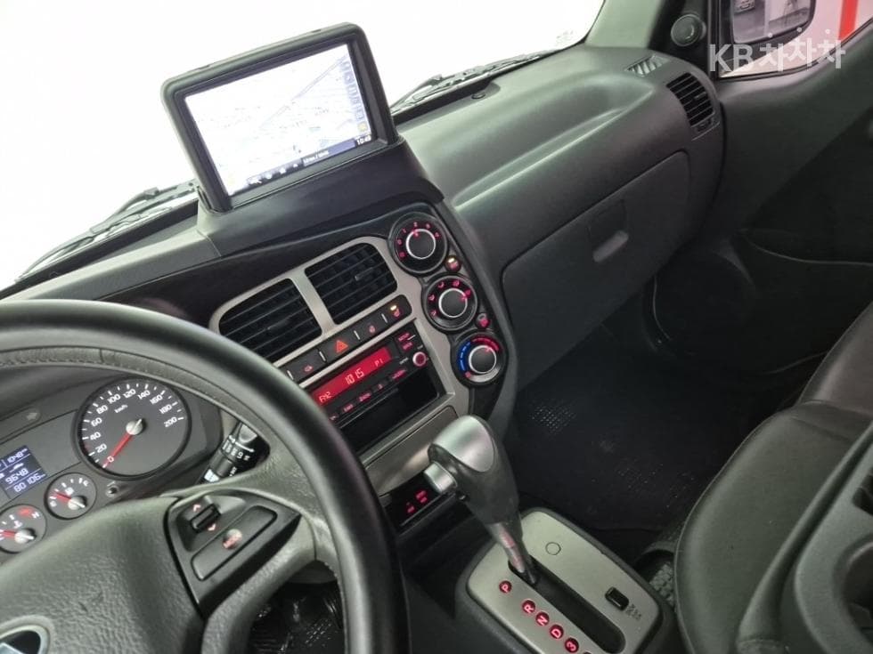 Киа Бонго 3 (лек)1 тон Удължено междуосие Королевска кабина CRDi Лукс - 9