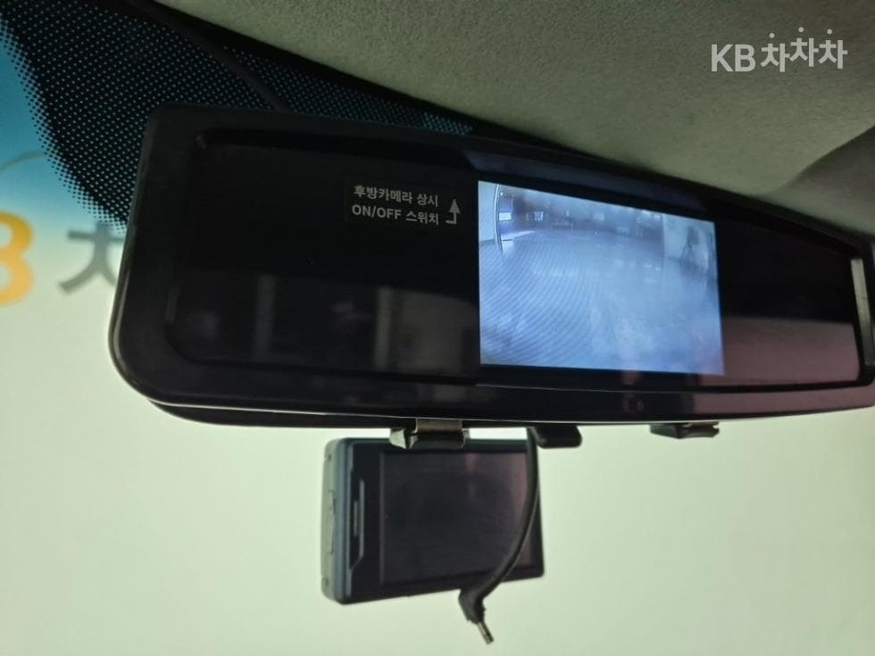 Киа Бонго 3 (лек)1 тон Удължено междуосие Королевска кабина CRDi Лукс - 12