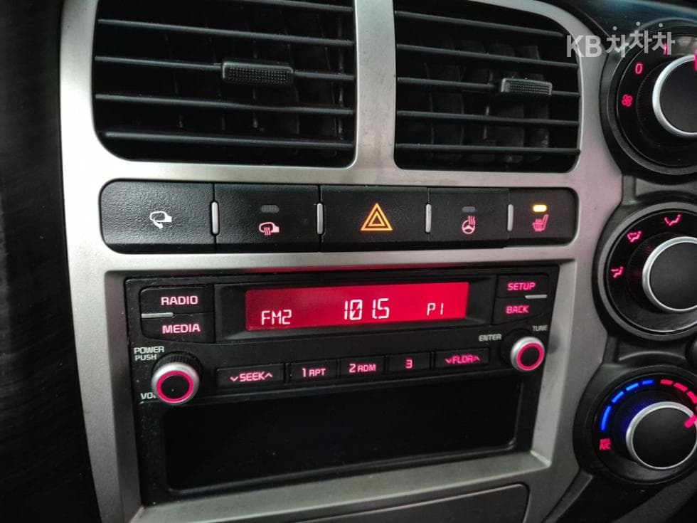 Киа Бонго 3 (лек)1 тон Удължено междуосие Королевска кабина CRDi Лукс - 13